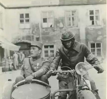 8x10_paths_of_glory_KS00783_L~3.jpg image